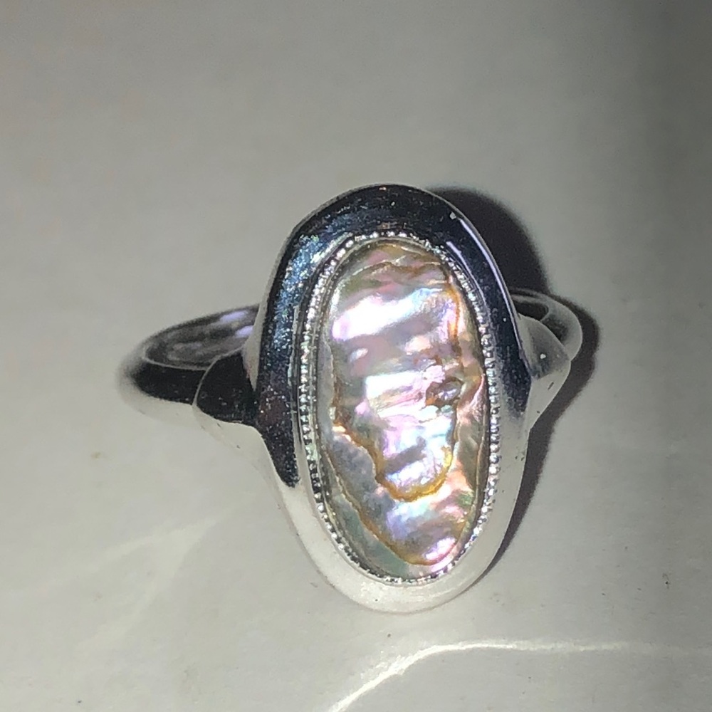 Avon Vintage Silver Tone Ring with Iridescent Abalone Shell